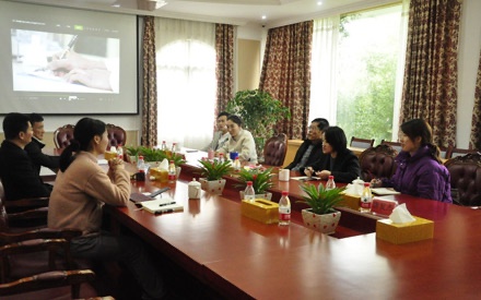 省政府參事室特約研究員、四川縣域企業家委員會理事長謝光大，四川縣域企業家委員會秘書長侯佳等來公司調研